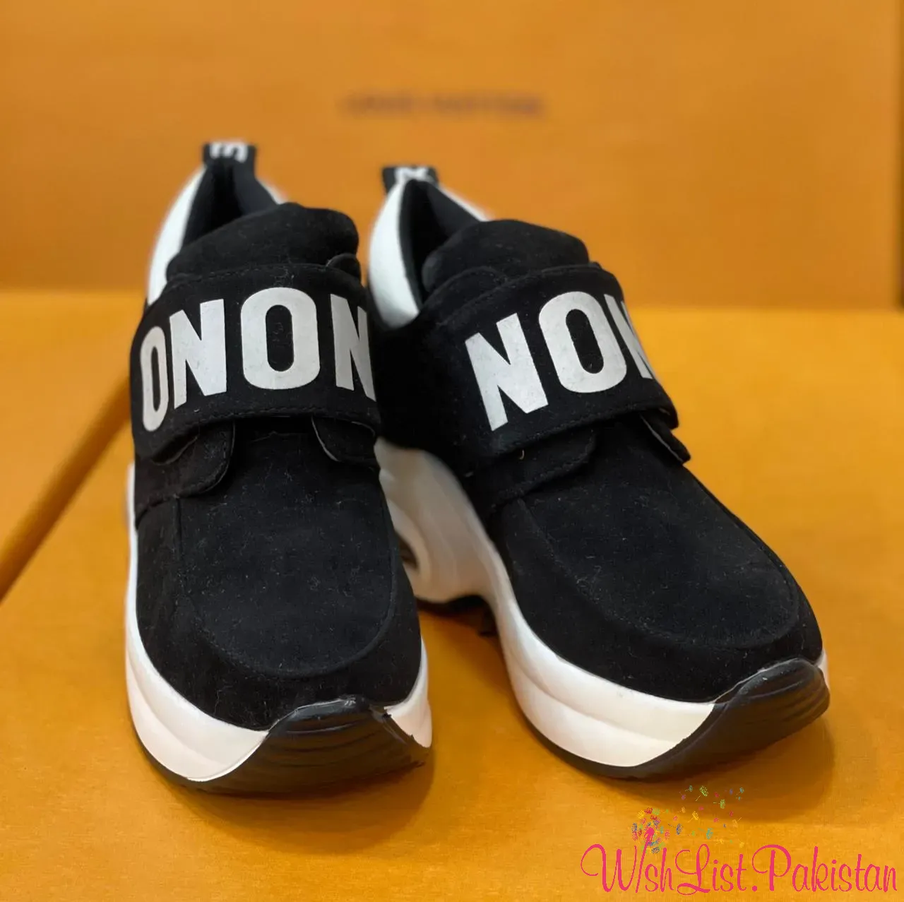 Onon Black Highshoes